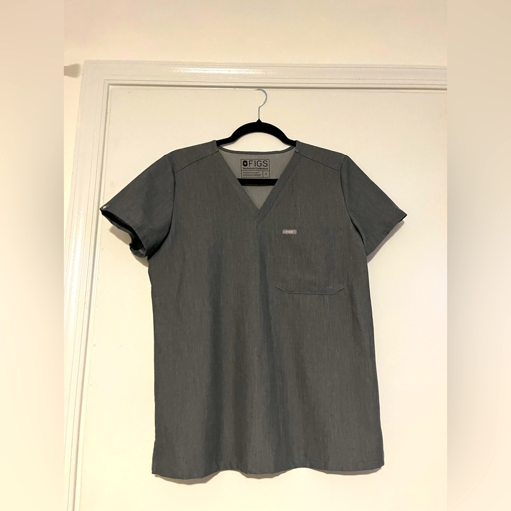 FIGS Grey one pocket scrub top technical collection size S